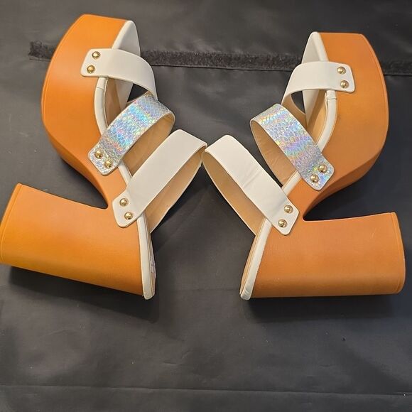 BRAND NEW KAYLEEN BY LOS ANGELES THREE STRAPS  BLOCK -HEEL SQUARE TOE SANDAL - Picture 15 of 15